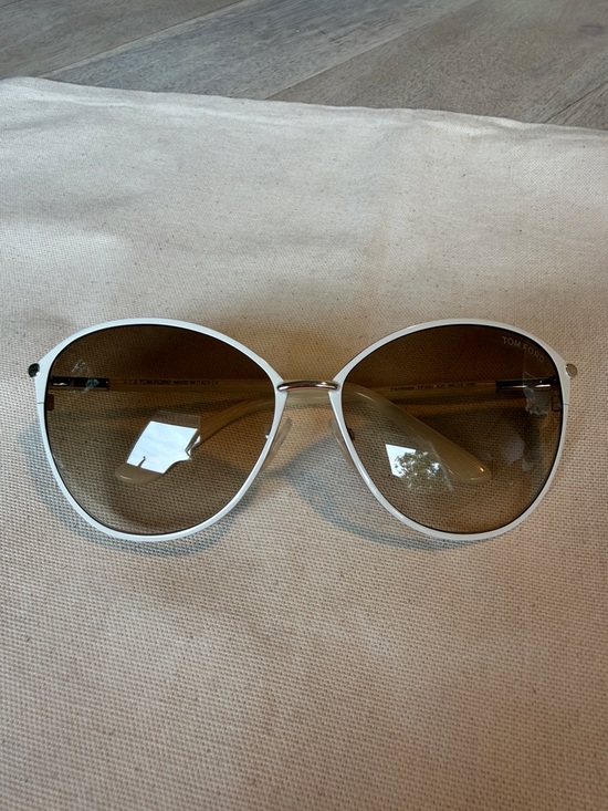 TOM FORD Penelope Ivory Frame Sunglasses with Brown Gradient Lenses TF320 NWOT main image 5